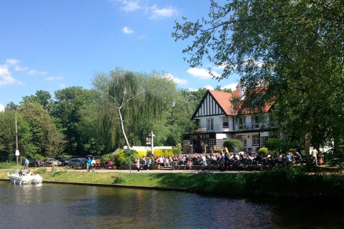 The Weir Hotel Walton-on-Thames Zewnętrze zdjęcie